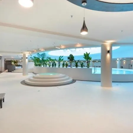 Hanza Tower Deluxe 21 Apartments With Terrace Spa & Pool Appartement *
